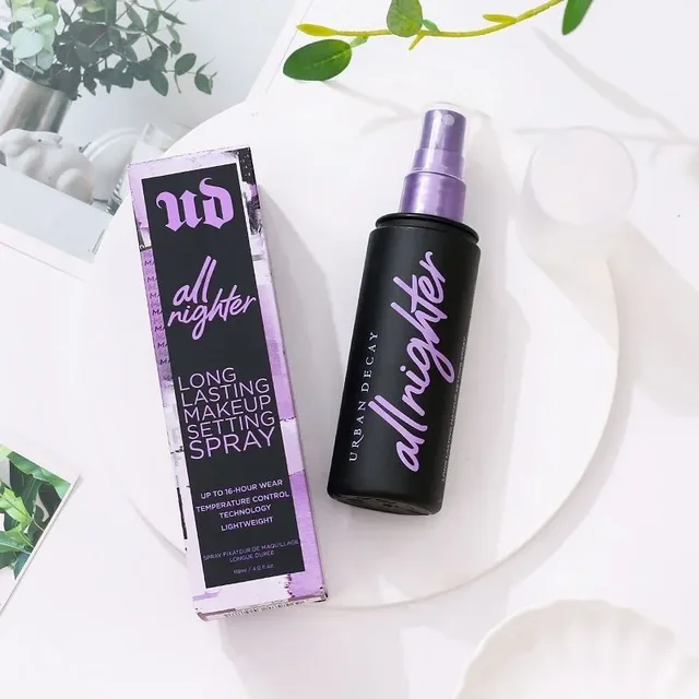 StayMist Pro Setting Spray – Oil Control & Smudge-Proof (118ml) 2