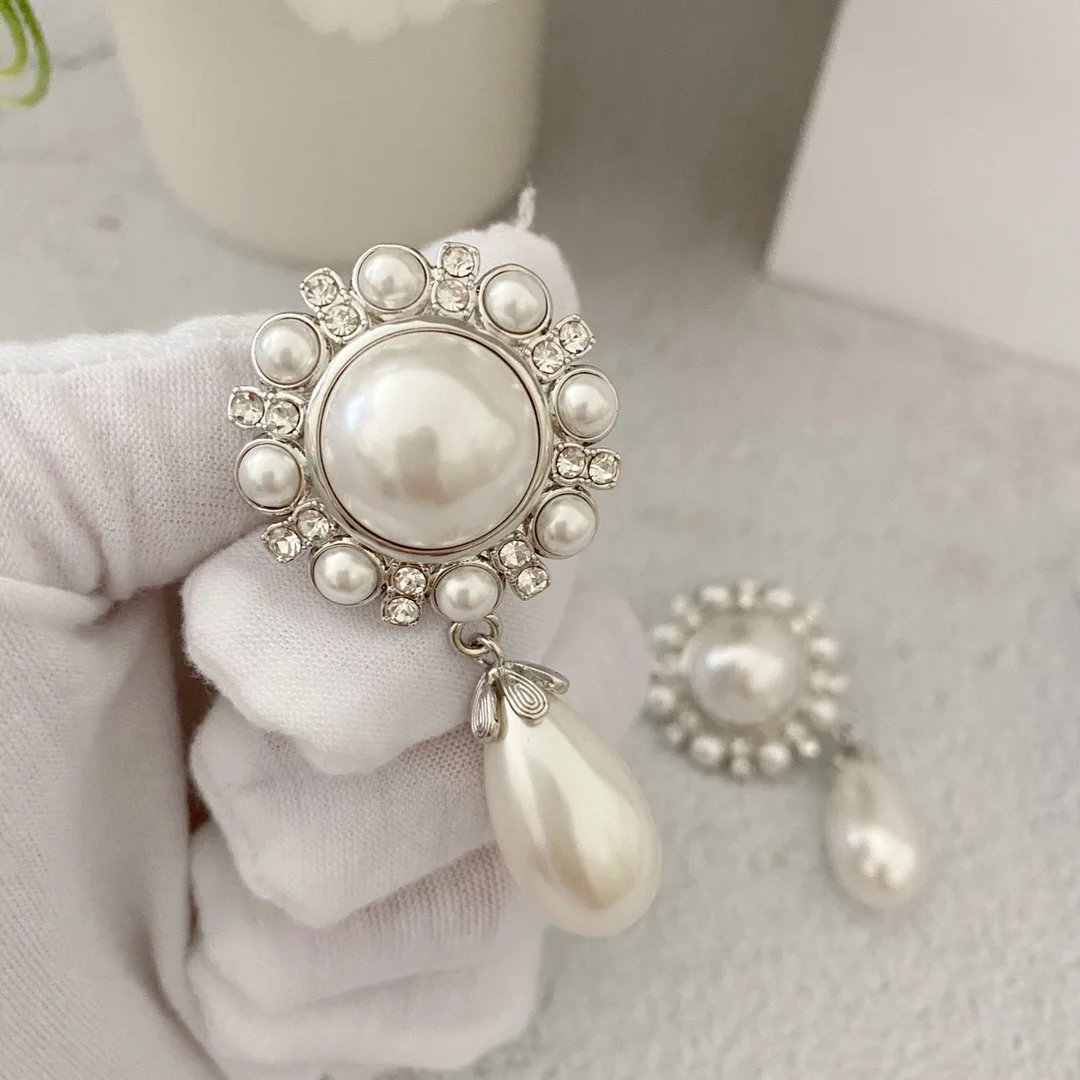 Earrings Light Luxury Personality Fashion Vintage Ear Clips For Clothes Things Women Accessories Para Mujer Broches Ropa Mujer