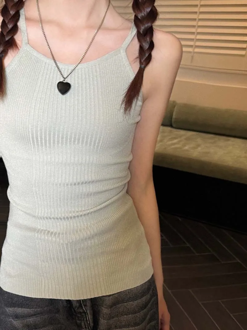 

American retro fashion trend, casual and versatile temperament, age reducing and slimming effect, lace up knitted suspender