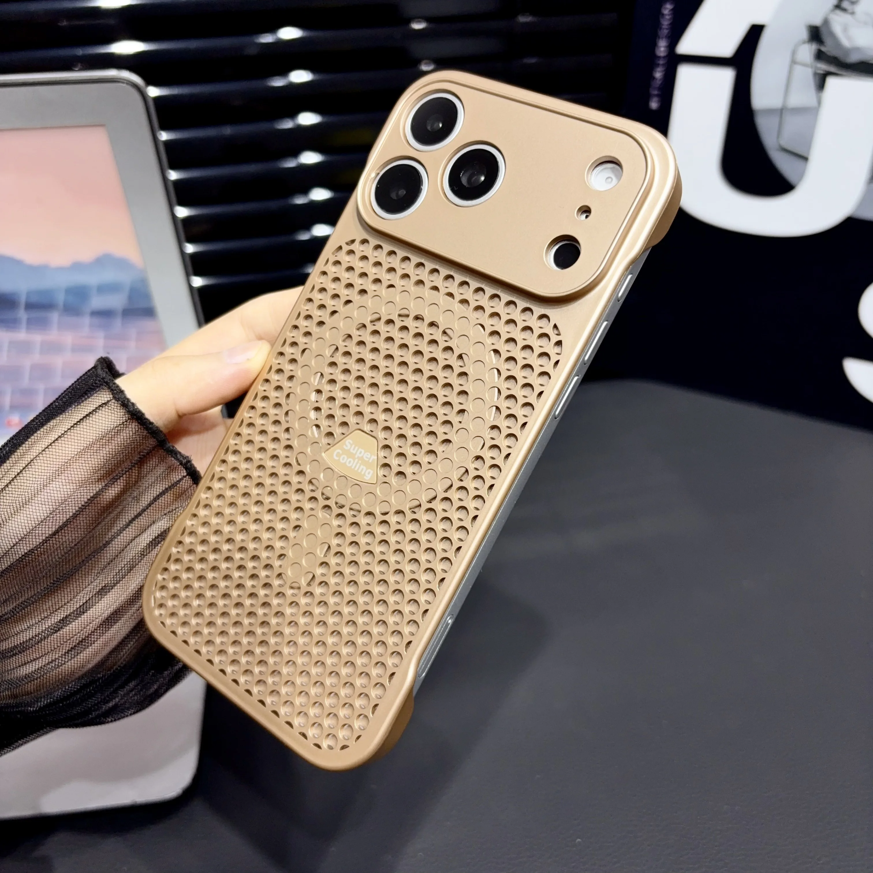 Ultra-Thin Honeycomb Mesh Magnetic Phone Case - Breathable Protective Cover