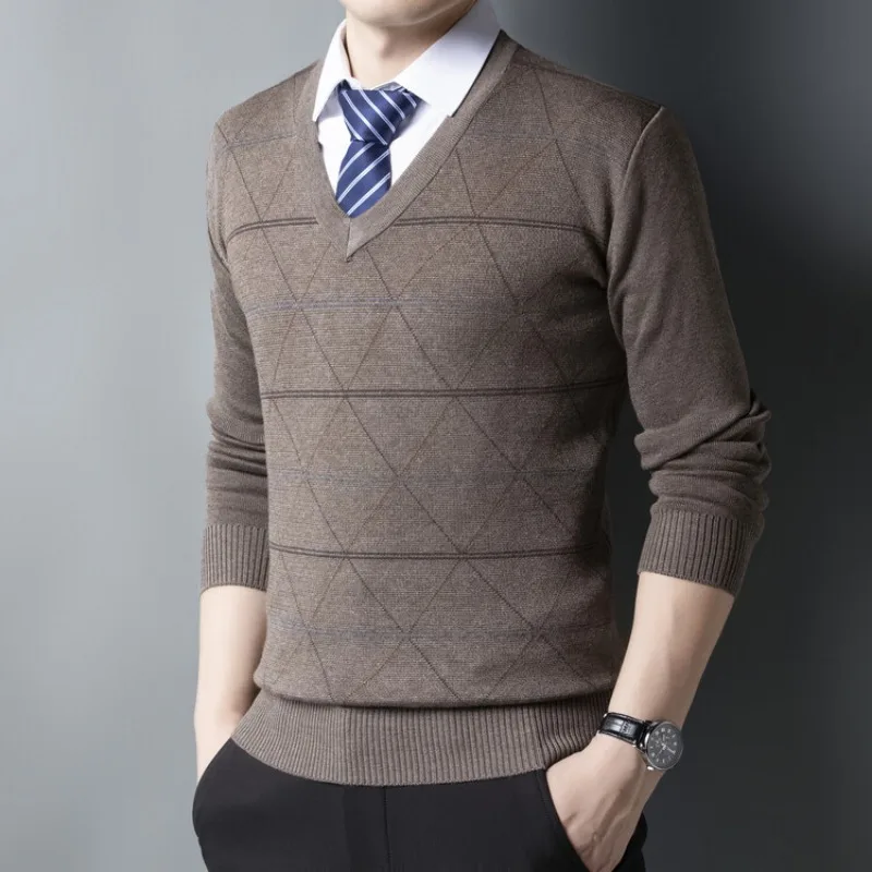 Fall and Winter New Men's Fashion Casual V-neck Pullover Knit Sweater Daily Versatile Men's Pullover Sweater