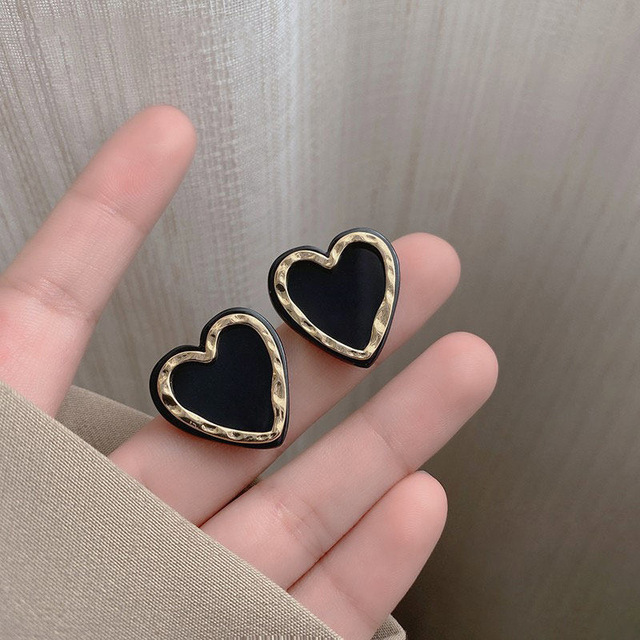 Black Painting Heart Stud Earrings Irregular Big Ear Studs for Women Female Vintage New Trendy Statement Women Jewelry