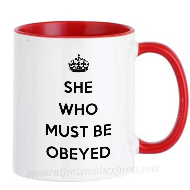 

Подарки подруге и жене с надписью «She Who Must be beyed», кружки для пар, чашки для чая, кофе с какао, кофеином, посуда для напитков, посуда для напитков, посуда для кофе