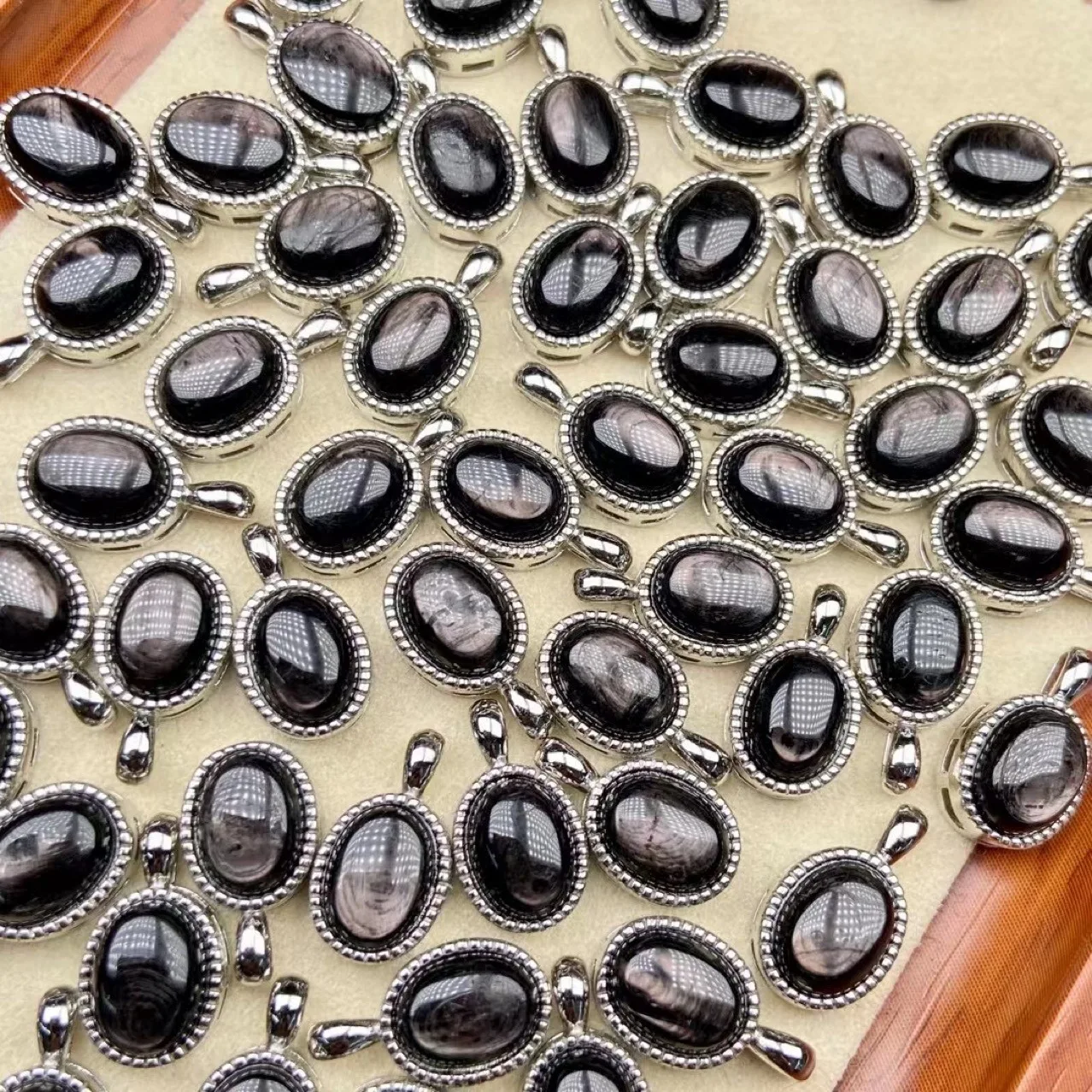 

Wholesale 10pcs/lot Natural Hypersthene 6x8mm Oval Semi-Precious Gemstone Charms Jewlery Pendant For Necklace