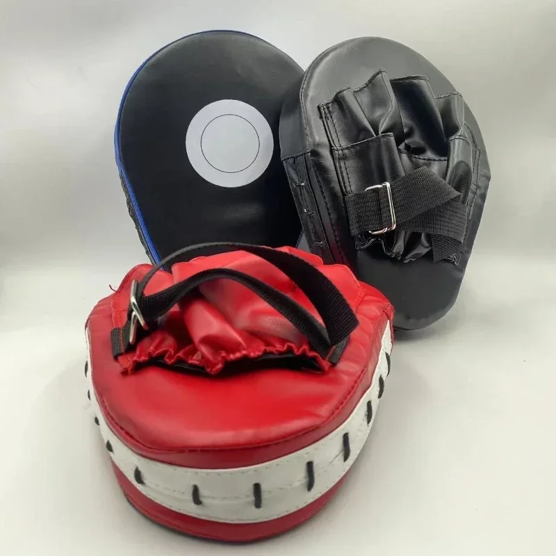 1pcs Kick Boxing Gloves Pad Punch Target Bag Men PU Karate Muay Thai Free Fight Sanda Training Equipment Training Paws Pad