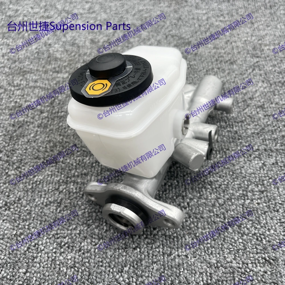 Brake Master Cylinder for Toyota 4RUNNER HILUX VII 2.7 3.0 3.4 1995-2015 47201-3D360