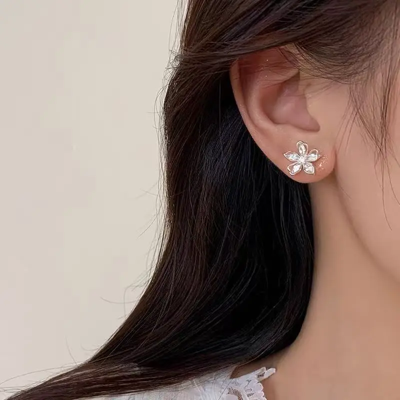 Ohrstecker aus 925er-Sterlingsilber, Nadel, Zirkon, hohle Blume, Pflanze, für Frauen, niedlicher Modeschmuck, Piercing-Loch-Zubehör – Detail 5