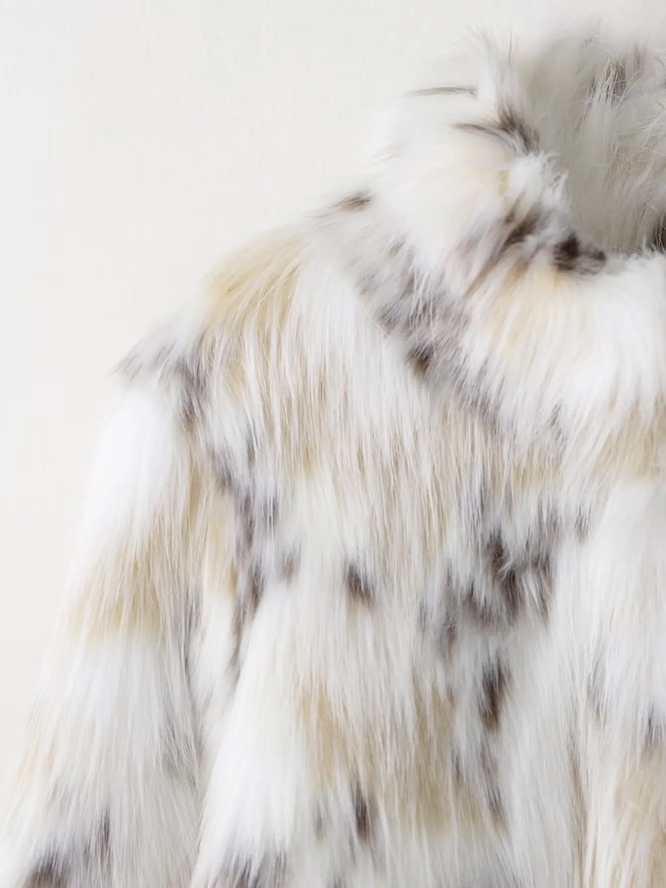 Women Faux Fur Leopard Print Short Jacket Coat Female High Neck Long Sleeve Warm Elegant Chic Coat Autumn Winter Casual Outerwea