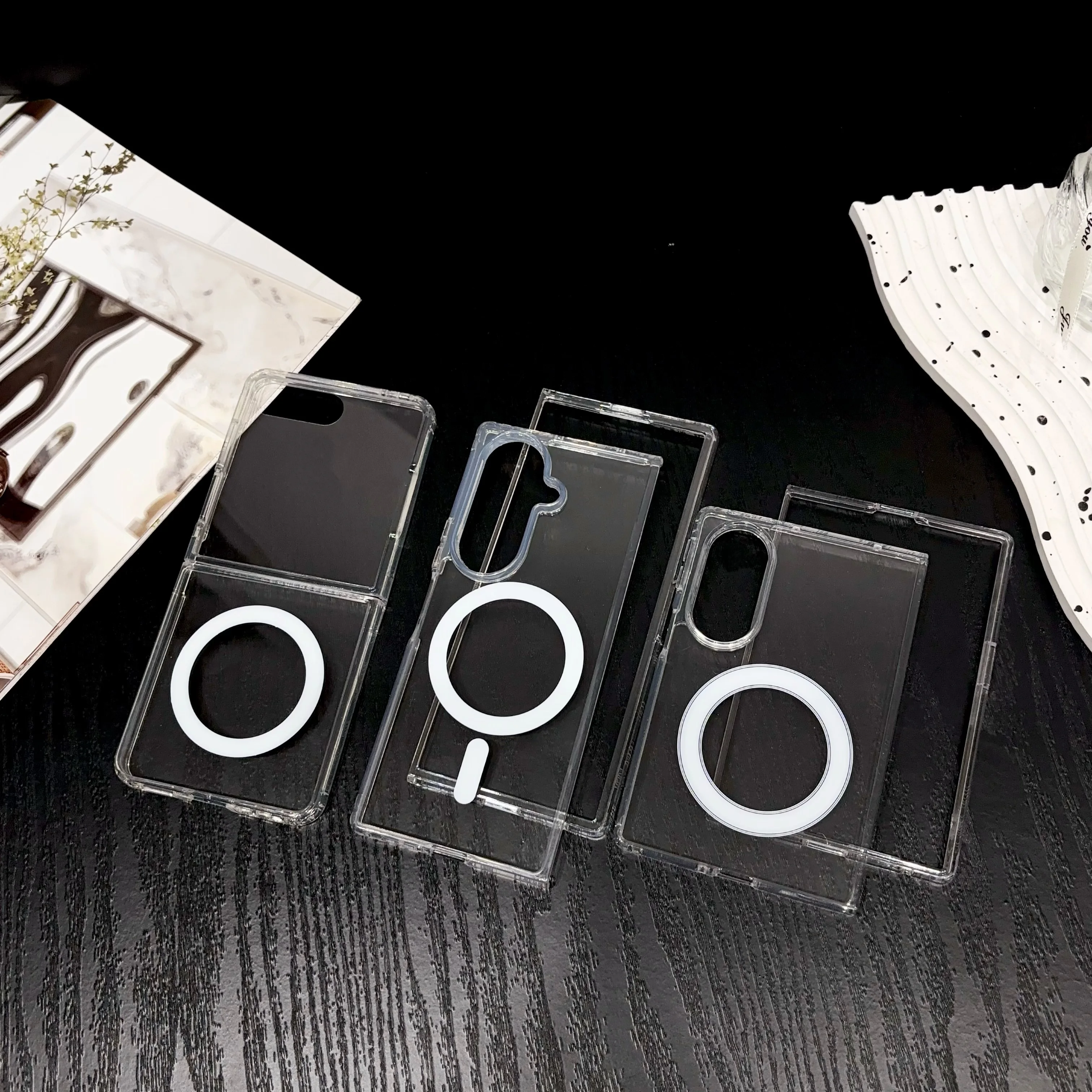 Transparent Foldable Phone Case with MagSafe - Shockproof Protective Cover