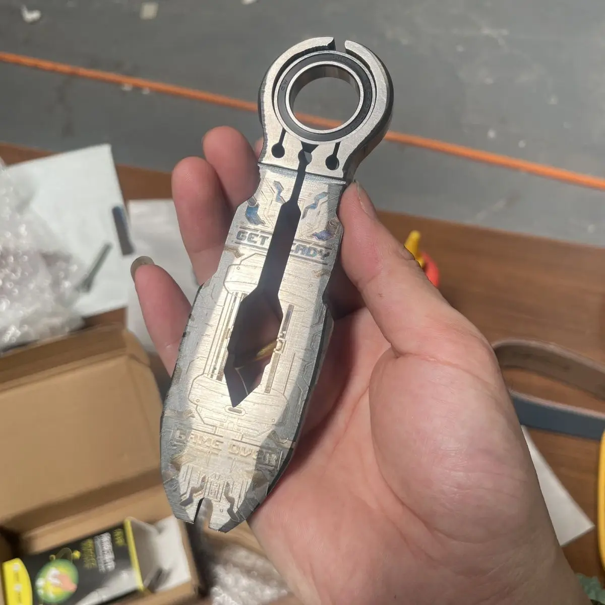 야외 휴대용 EDC 다기능 티타늄 합금 튜닝 포크 프라이 바 손가락 장난감 자동차 비상 도구