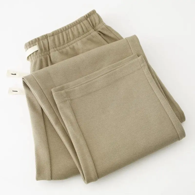 Рисунок 3 - Брюки мужские прямые однотонные