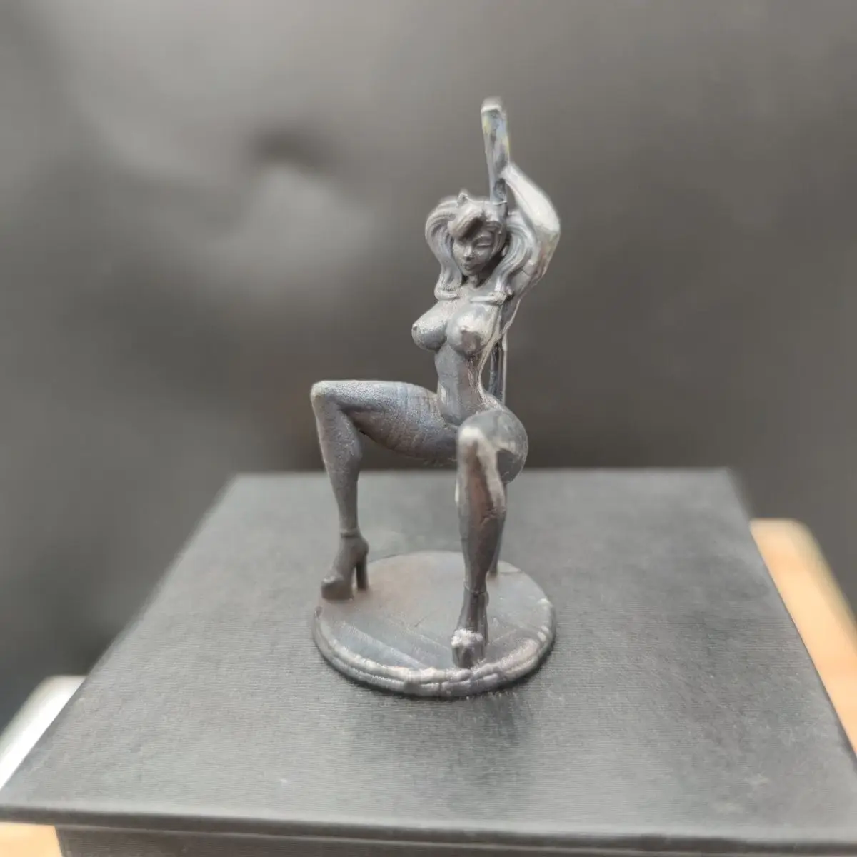 Chinese Antique Bronze Bronze Statue Hand-carved Nude Girl Body Art Ornament 2