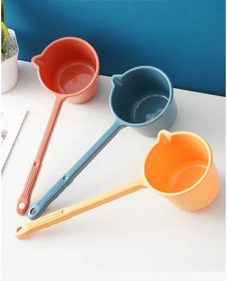 Description Picture 2 of itemLong Handle Kitchen Plastic Water Scoops Anti-drop Durable Large Vegetable Fruit Washing Ladle Baby Bath Shampoo Water Spoons