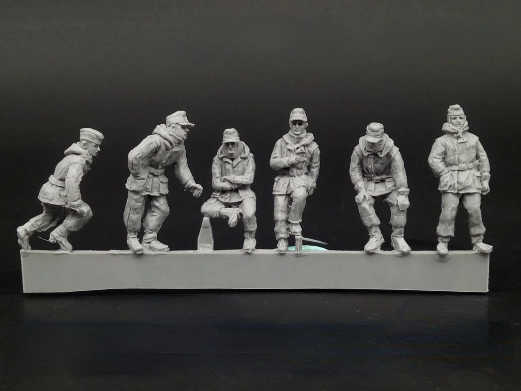

1:72 Scale Die-casting Resin Figure Winter Armored Tank Crew Model Assembly Kit Unpainted Free Shipping