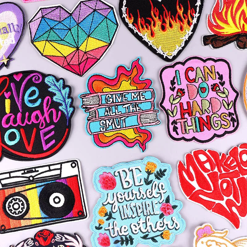 Flame Letters Patch Iron On Patch On Clothes Patch Per Cucire Fusibile Applique Toppe Ricamate Per Cartoni Animati Per Adesivi Per Abbigliamento
