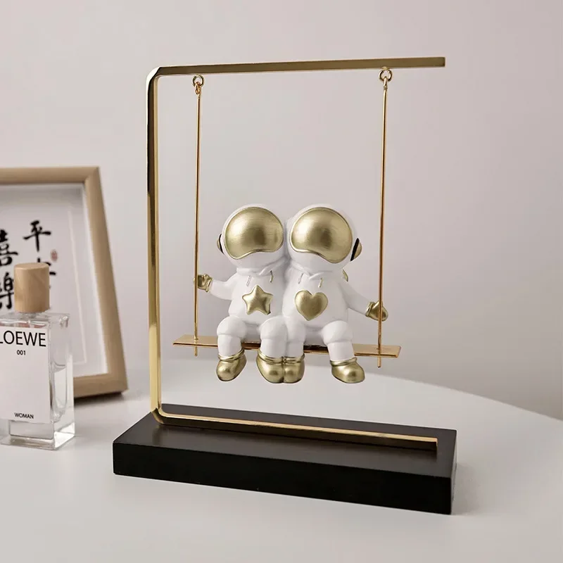 

Light Luxury Astronaut Decoration: Entrance, Living Room, Wine Cabinet, Office Astronaut Desktop Decoration