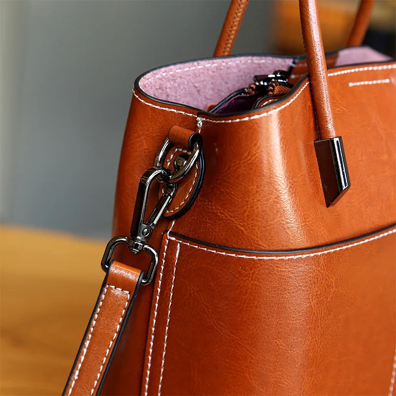 2024 Exquisite and Fashionable Versatile Oil Wax Cowhide Bucket Bag Women's Leisure Minimalist Handheld Shoulder Crossbody Bag