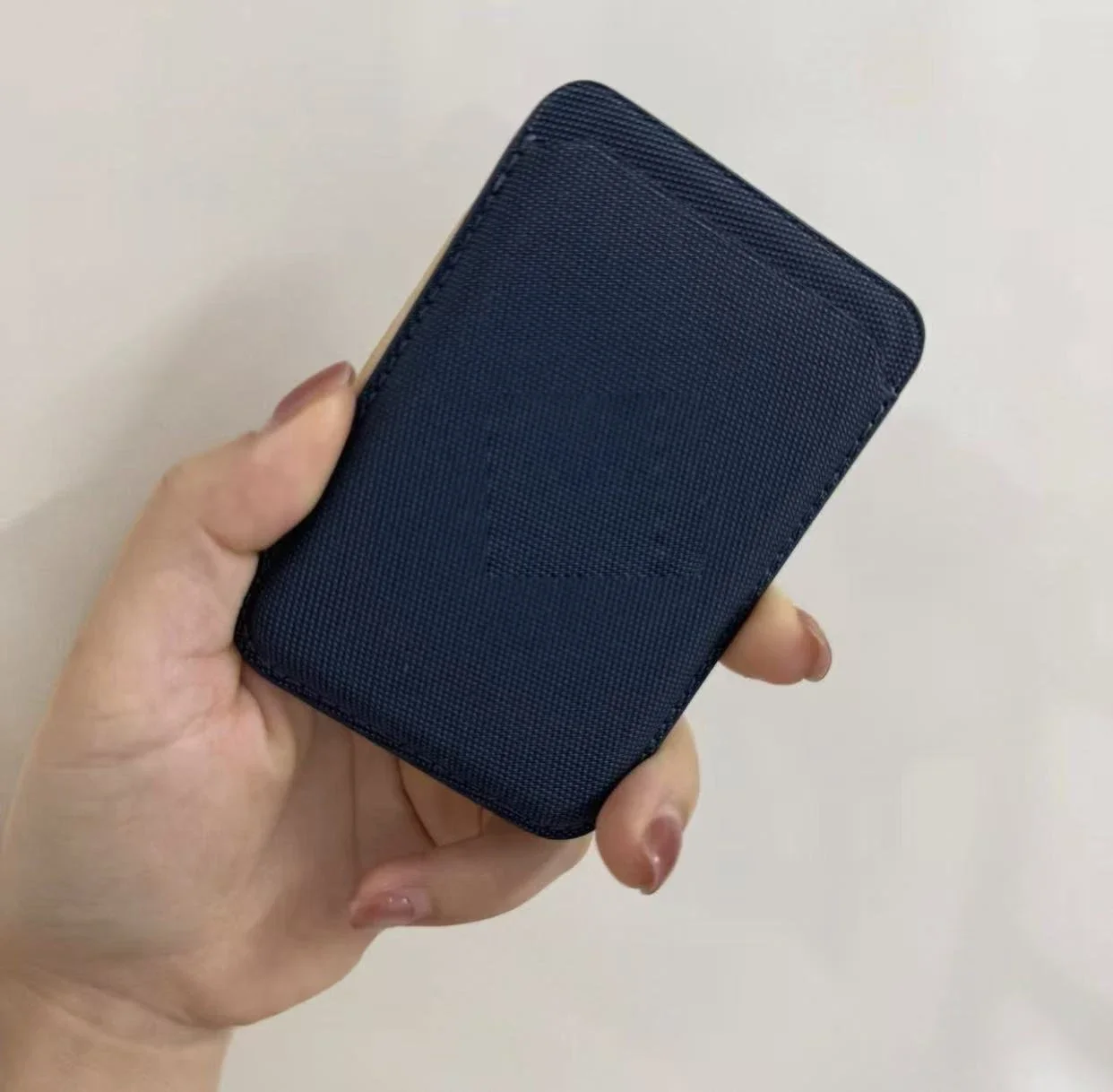 Premium Woven Magnetic Card Holder with MagSafe Compatibility