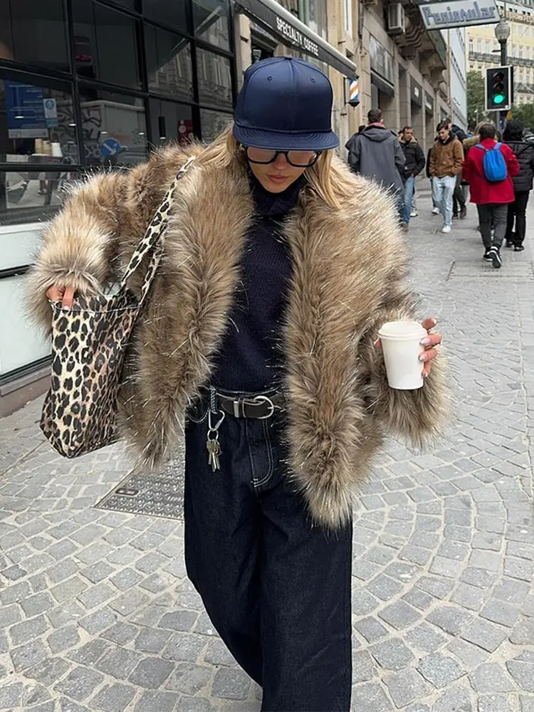 Рисунок 5 - Модное пушистое меховое пальто