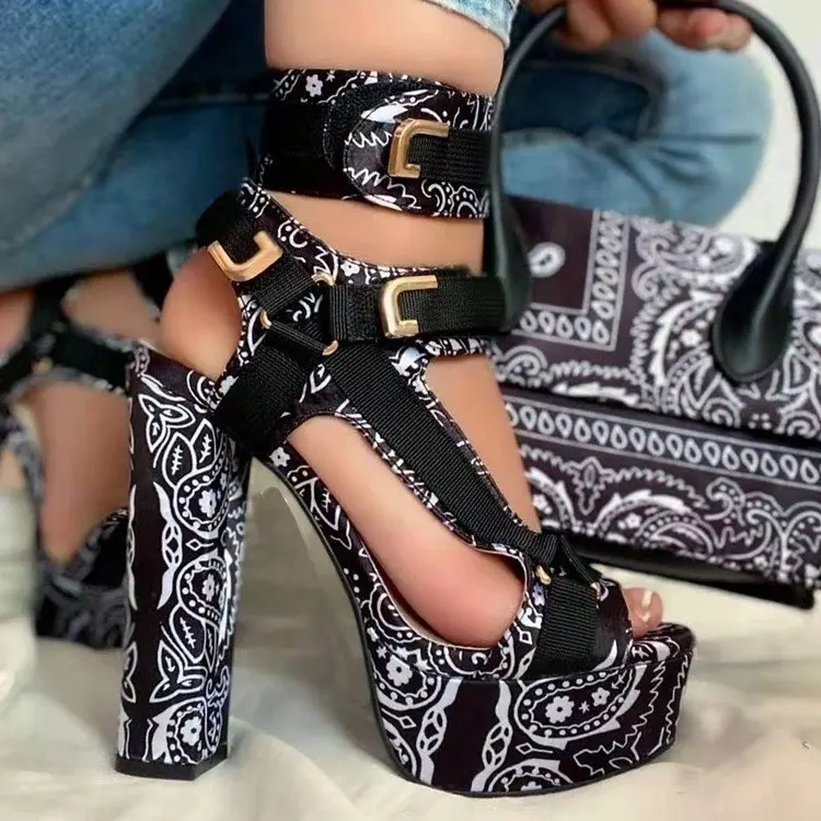 Damen Oxford Schuhe Mit Chunky Heel - Vintage Wingtip Schnürschuhe