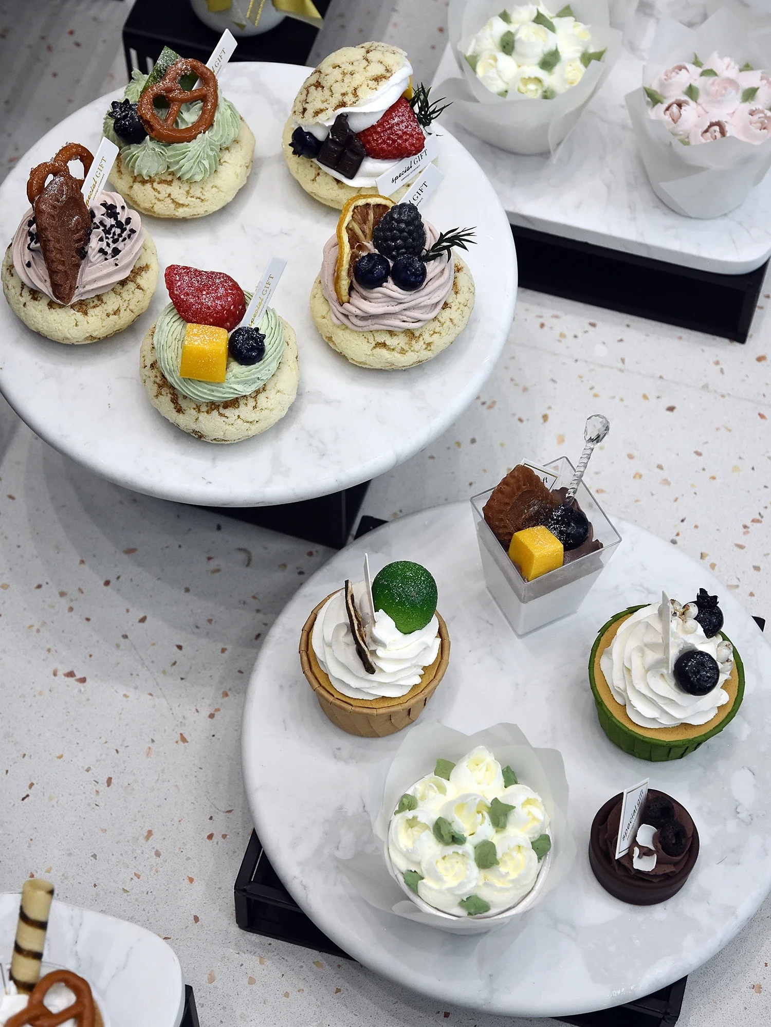 Donuts Pastry Cake Stand Candy Bar Macarons Chocolate Dessert Stand Metal Decor Plateau Presentation etbaking Accessories