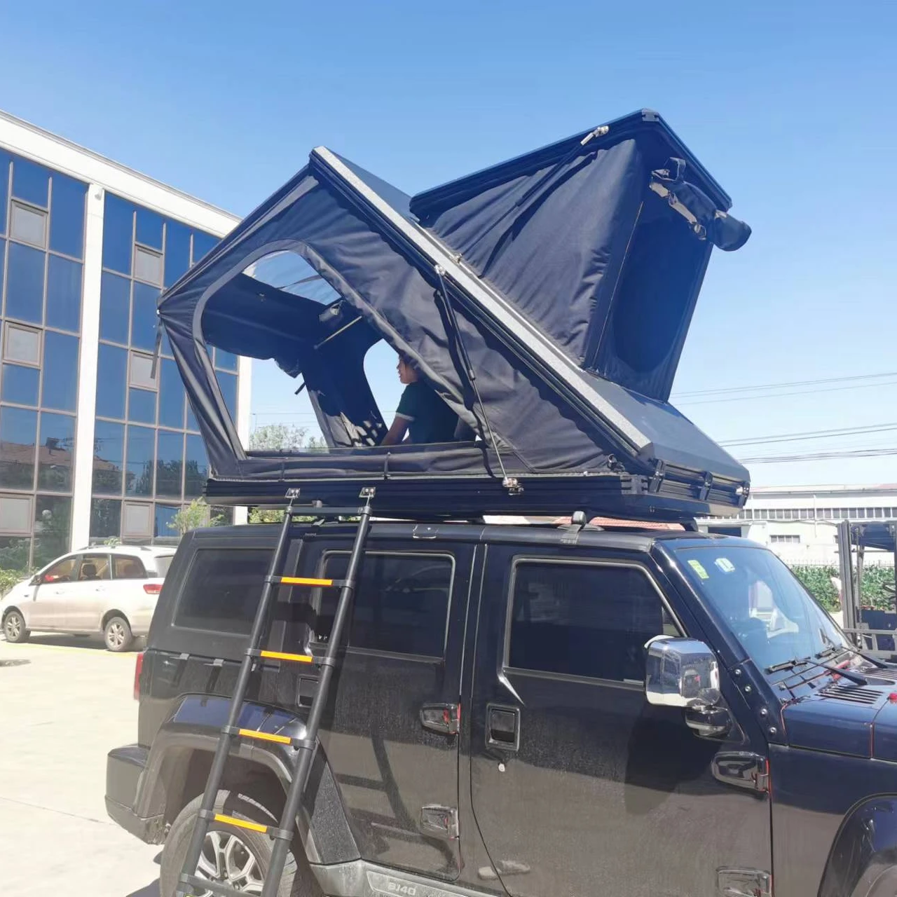 

Hot Sale 2-3 Person Aluminum Shell Triangle Roof Top Tent Camping Outdoor Hard Car Rooftop