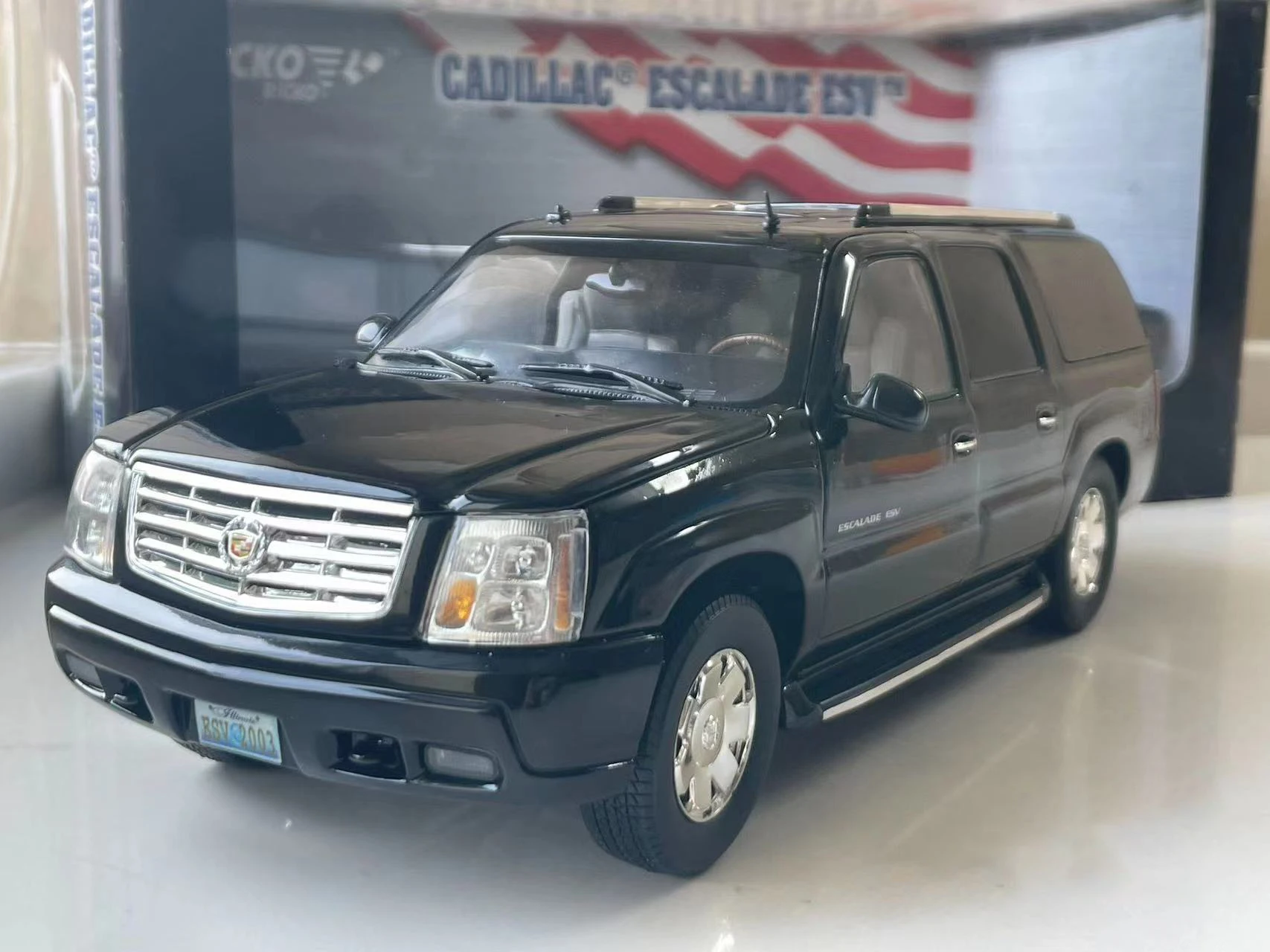 キャデラック エスカレード ESV 2003 1/18 ミニカー Y0967 キャデラック エスカレード ESV 2003 1/18 ミニカー Y0967