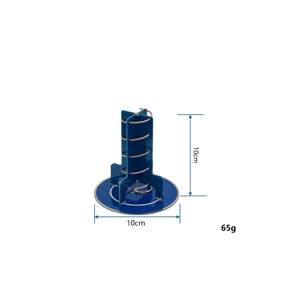 Gros plan sur l'antenne hélicoïdale 2.4GHz 13.5dBi polarisation circulaire droite, détail des spires et du câble coaxial.