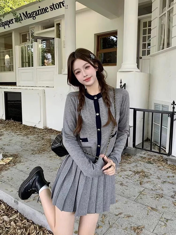 2 Piece Set Women Single Breasted Top + Solid Mini Pleated