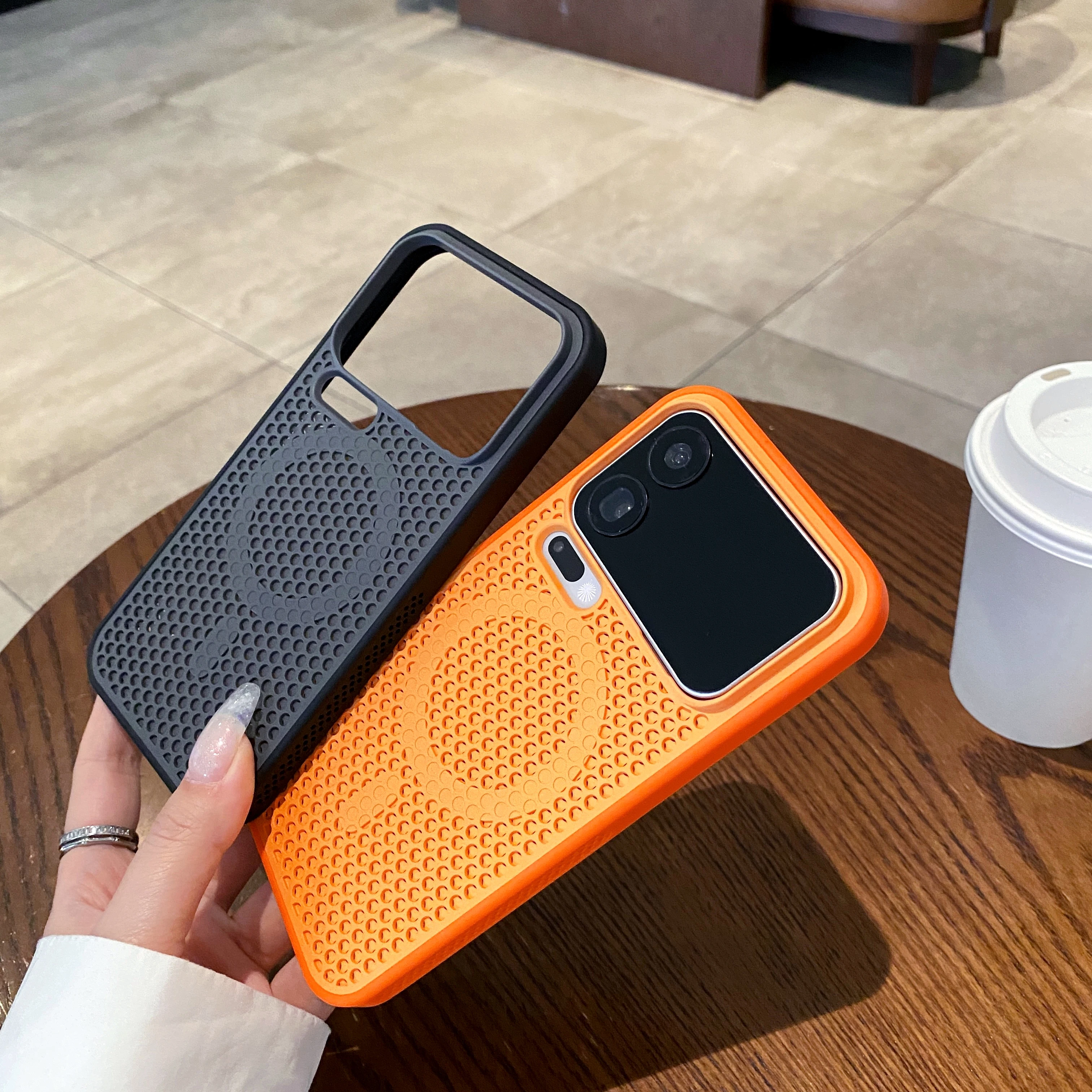 Magnetic Cooling Heat Dissipation Breathable Mesh Phone Case with Hard Back Cover