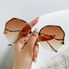 Fashion Sunglasses Women Metal Female UV400 Vintage Ladies Stylish Design Oversized Square Sunglasses For Women 4
