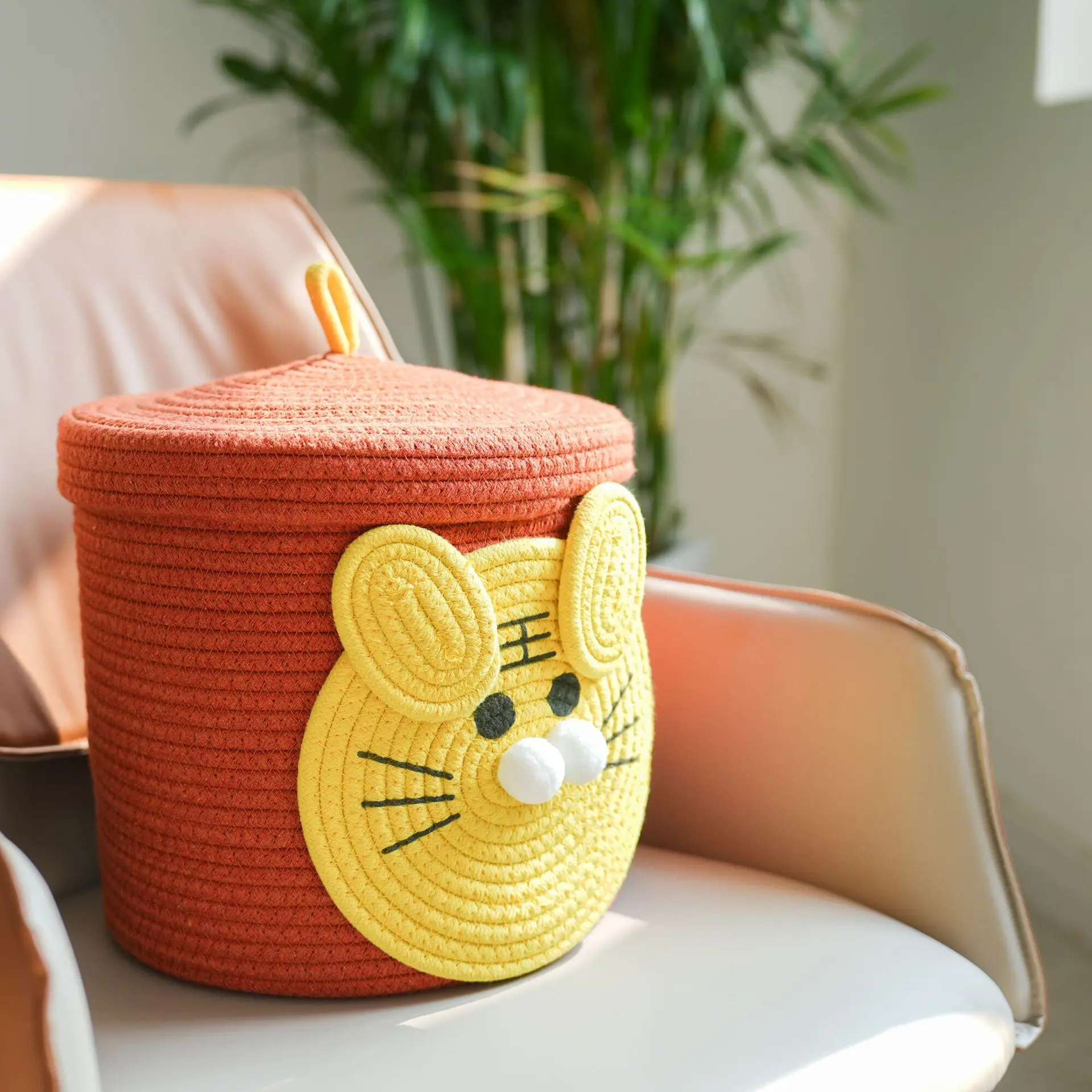 

Декоративная корзина для хранения мелочей с крышкой и мультяшным тигром