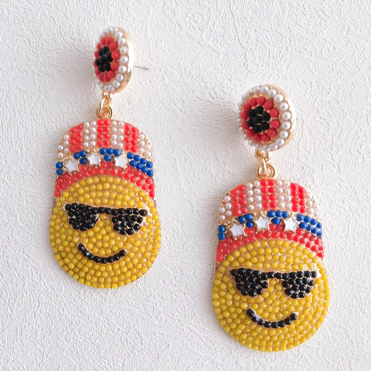 

Creativity Crystal Beaded Enamel Cute Sweet Smiling Expression Earrings Hip Hop Drip Oil Pendant Earring Jewelry Ornament Gift