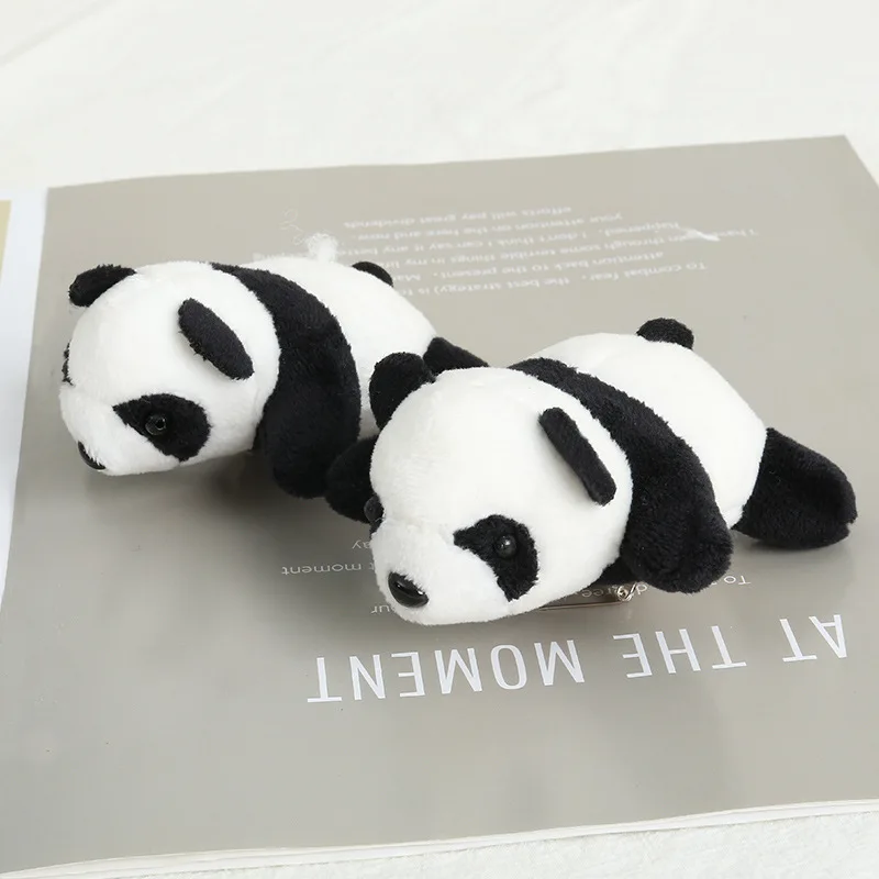 Cartoon three-dimensional panda brooch plush little panda doll ins crouching jewelry backpack pendant