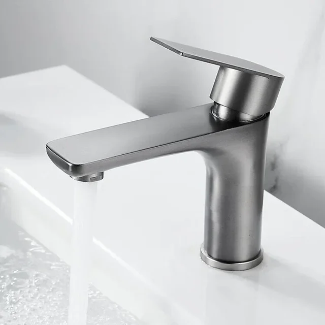 304 ก๊อกน้ําห้องน้ําสแตนเลสห้องอาบน้ํารวมอ่างล้างหน้าผสมก๊อกน้ําโลหะสําหรับติดตั้งห้องน้ําอ่างล้างจาน 5