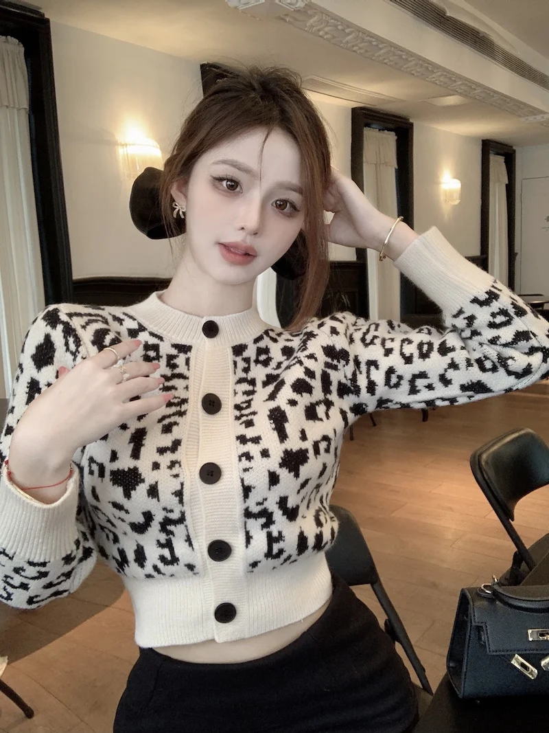 

High Waist Cropped Cardigan Vintage O Neck Leopard Knit Cardigan Coat Sueters Print Sweaters for Women 2023