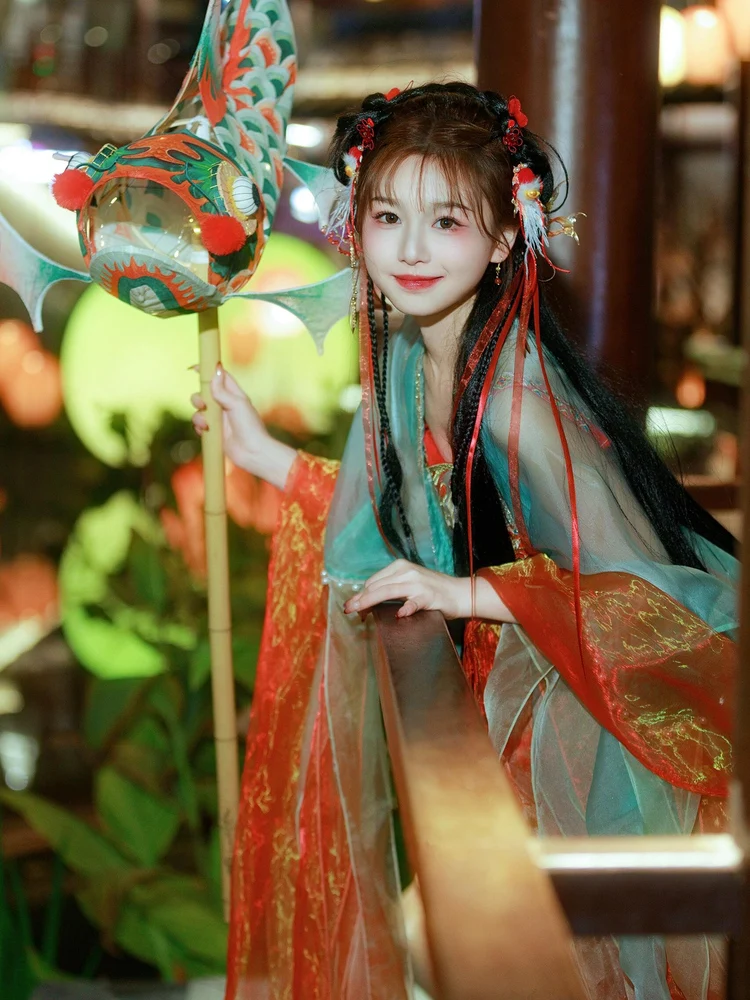     Ʈ ſ ڼ  Ҹ  ĿƮ ִ  糪 Ÿ Hanfu Ʈ