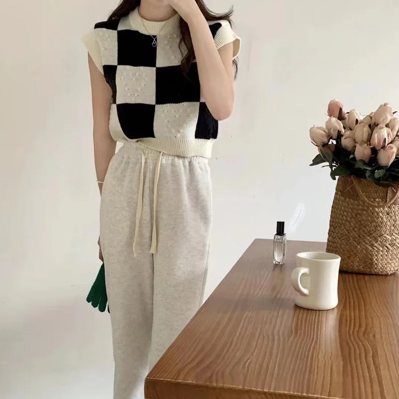 

New Women's Sweater Vest Y2k Top Knitted Sleeveless Top Pullover Korean Fashion Short Jacket Designer Clothing