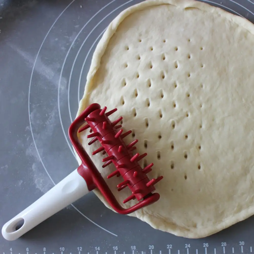 Pizza Needle Roller with Spikes Grid Cutter Hole Punch Restaurant Bakery Handheld ABS Cake Bread Baking Tool DIY Home Kitchen