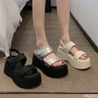 Sandales à semelles de gâteau éponge pour femmes, nouveau Style d'été, chaussures de plage simples et à la mode à semelles courtes et épaisses, 2026 1