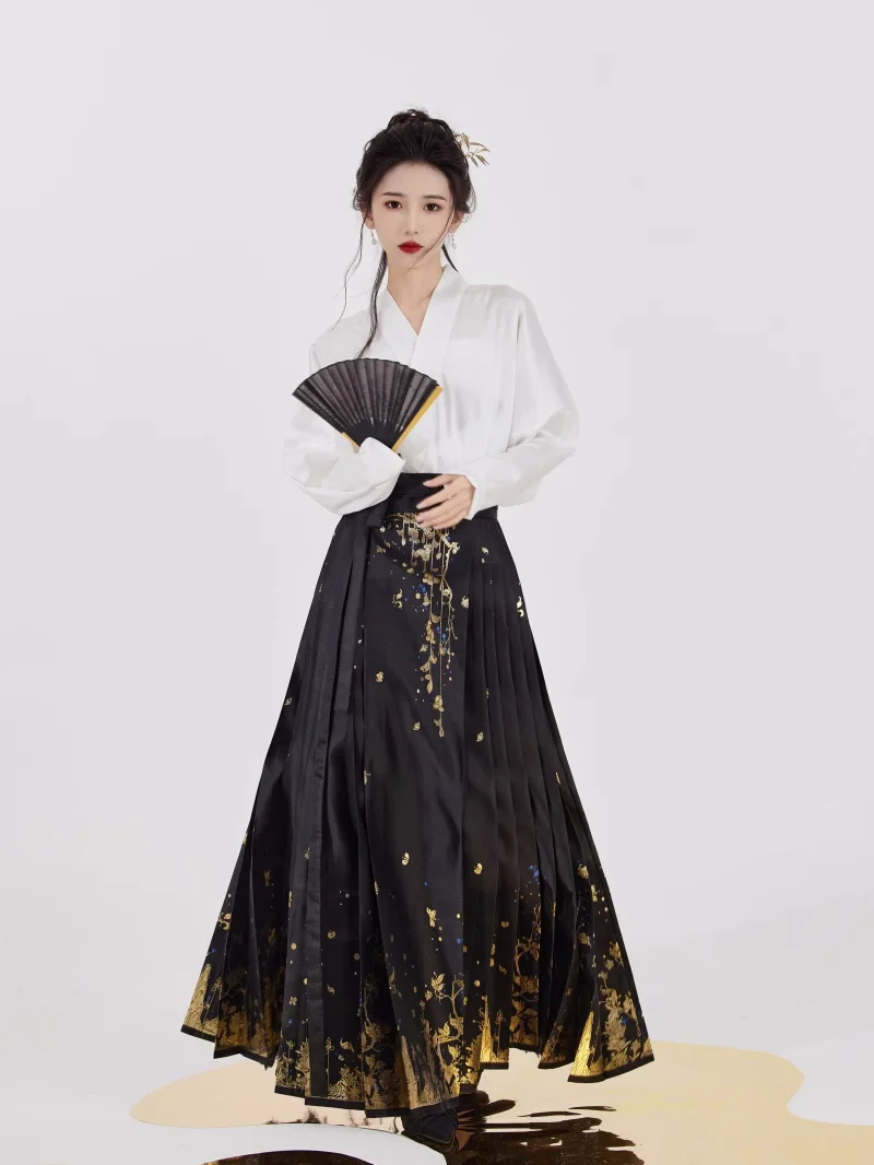 

Women's Chinese Traditional Long Dress Spring New Daily Wear Satin Weaving Gold Horse Face Skirt