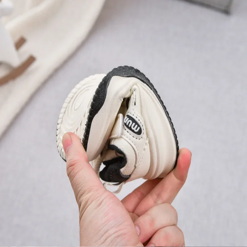 Slide image b08ab79d004949a09432cf816437347a