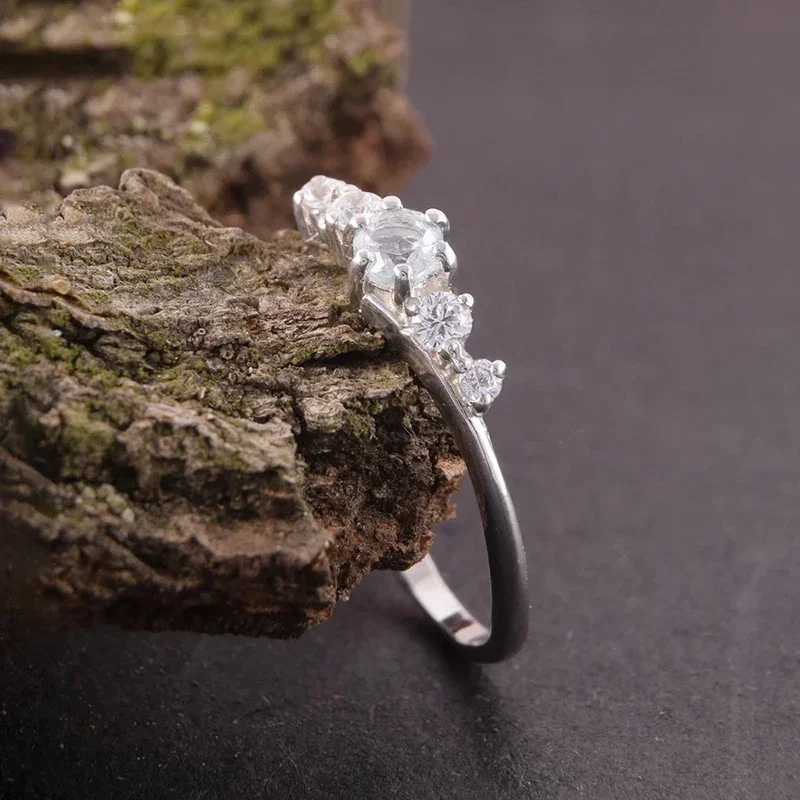 Huitan Graceful Rings for Women Simple Stylish Shiny Cubic Zirconia Finger Accessories for Engagement Exquisite Party Jewelry