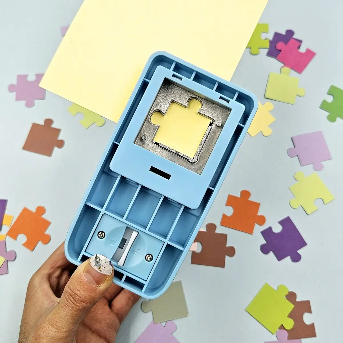 Creative Jigsaw Punch DIY Scrapbooking Embossing Craft Tool Educational Toy Kids Superior Quality 1pc