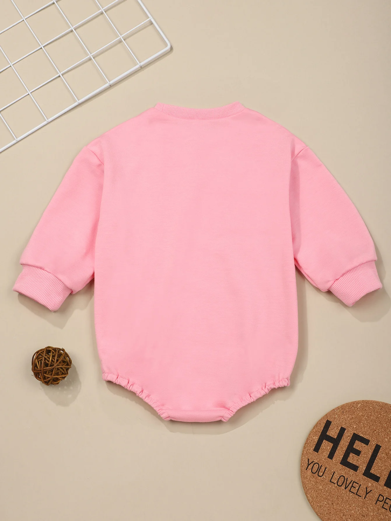 Рисунок 2 - Комбинезон для маленьких девочек