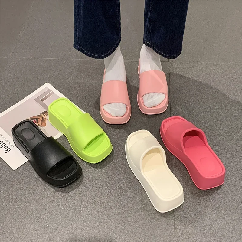 2024 New Fashion Platform Sandals Outdoor Beach Walking Slippers Fashion Female Wedge Shoes Casual Mules Shoes Designer Slippers