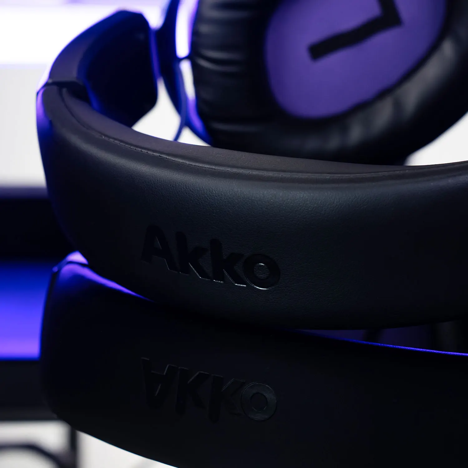 Akko GH300 Gaming Wireless Headphone with Mic Over-Ear Headset 7.1 Virtual Surround Sound Quad-Mode Head-mounted for Music Game