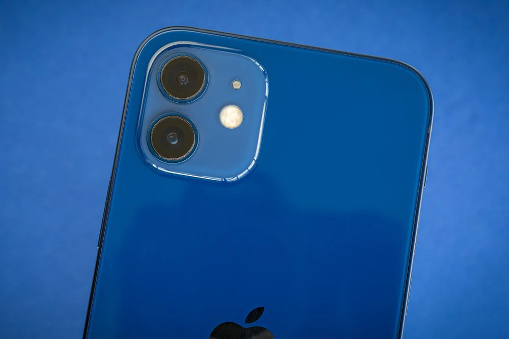 Iphone 12 в 2025 году стоит ли