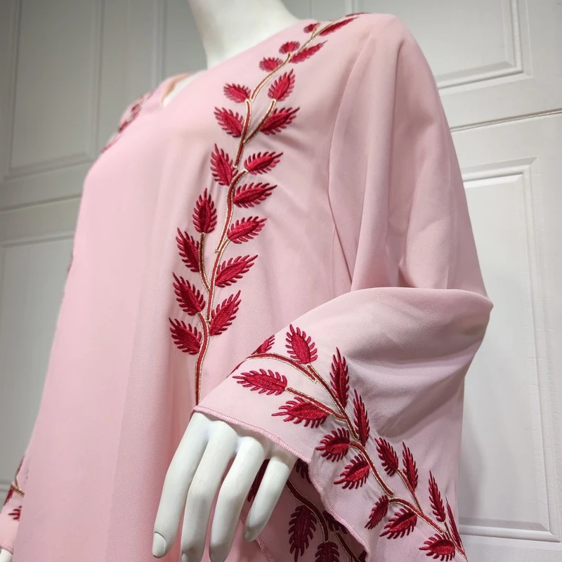 2023 Middle East Arab Muslim Abayat Fashion Chiffon Abaya Femme Embroidered Pink Crew Neck Robe Femme Musulman with Hijab