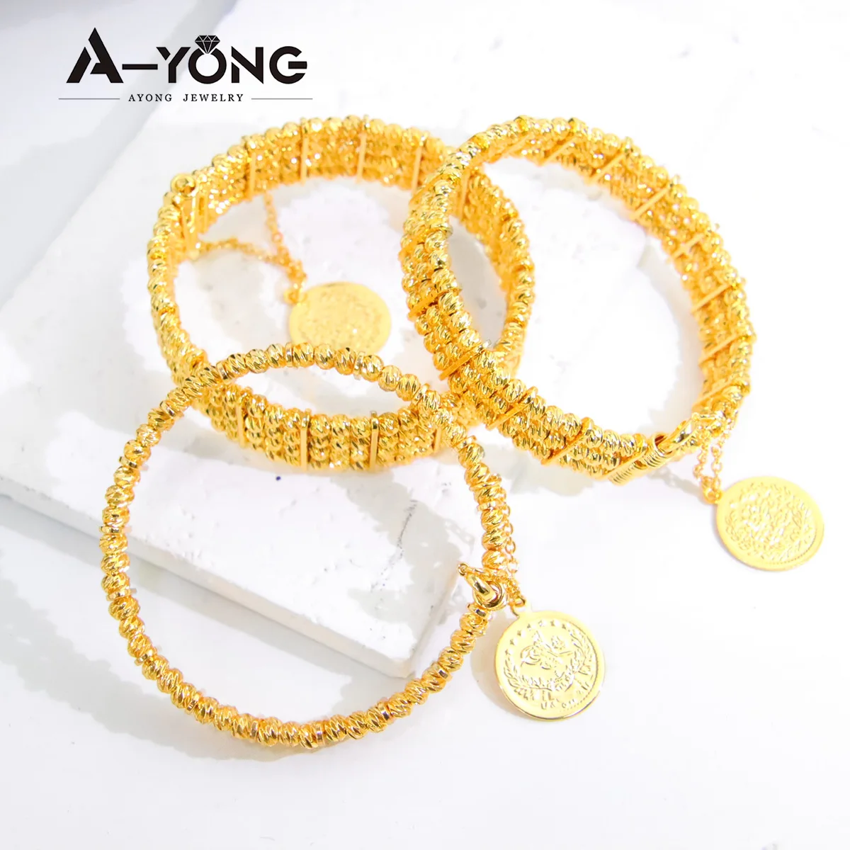 Set 7 Braccialetti Elasticizzati GOOJIDS: Perline Colorate Acriliche E Dettagli Placcati Oro, Stile Bohemien - 2